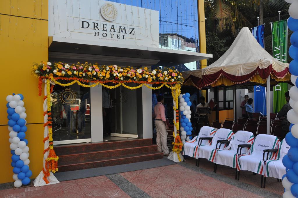 Dreamz Hotel Thiruvananthapuram Екстер'єр фото